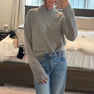 Theory cashmere grey sweater, size M